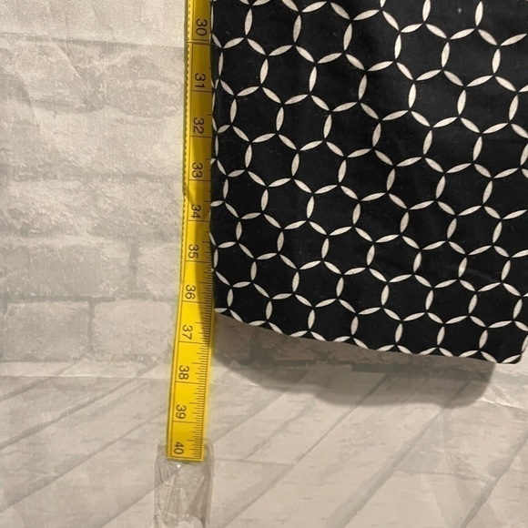 Counterparts Size 12 Cropped Pants. Cotten Polyester mix. Preowned, sold as is. - Picture 7 of 11